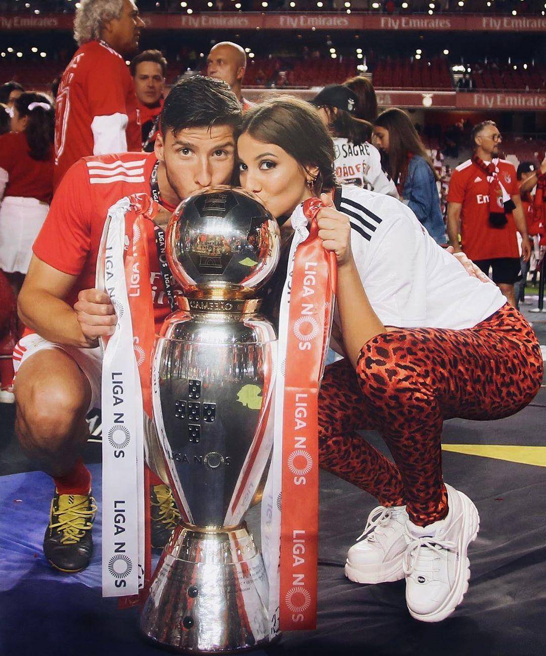 雷火电竞-本菲卡绝杀曼城，莫德里奇乌龙送礼英超的简单介绍