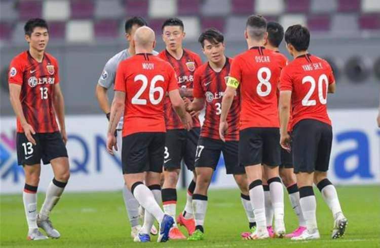 劲敌对决,中超比赛争夺异常激烈 劲敌对决,中超比赛争夺异常激烈